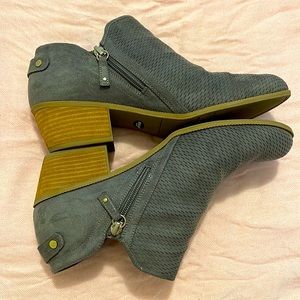 Dr. Scholls Better Block Grey Heel Booties/Shooties Size 10